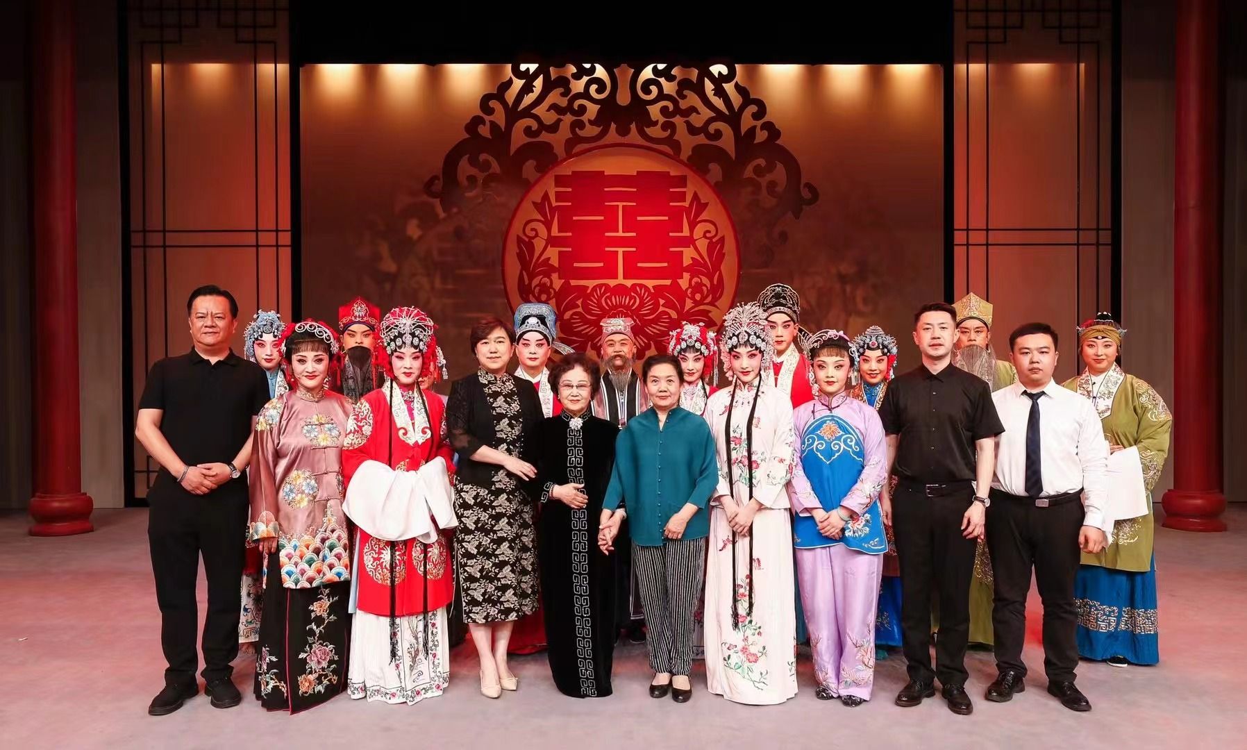 让经典剧目在新时代华丽绽放——观2024版评剧《花为媒》成功首演有感(五)_CETV