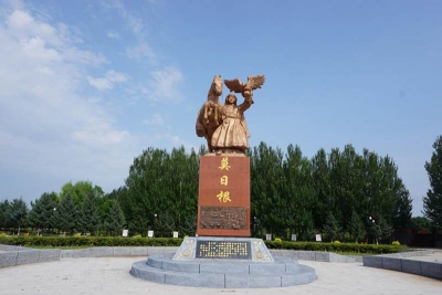百城千县万村调研行 | 纪念碑铭刻了一段守望相助的佳话