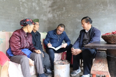 七星关区：发挥驻村干部优势 助力脱贫攻坚