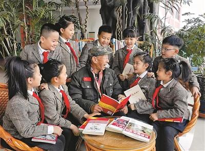 跑好思政育人“接力赛” 