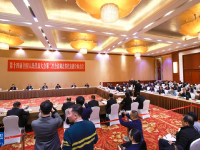  两会｜湖北代表团举行开放团组会议